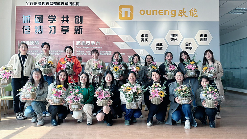 黄瓜视频APP下载入口机械妇女节插花活动