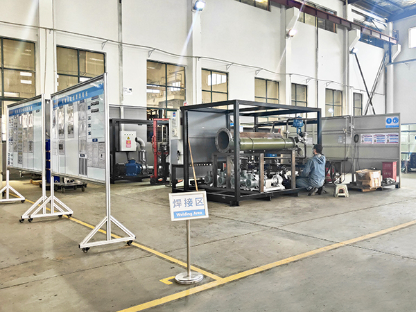 黄瓜视频APP下载入口机械：焊接作业区