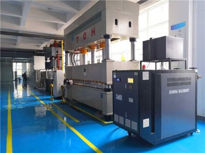 黄瓜视频污污下载在碳纤维复合材料成型中的应用