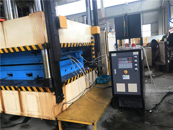 内饰件热压成型黄瓜视频污污下载 (2)