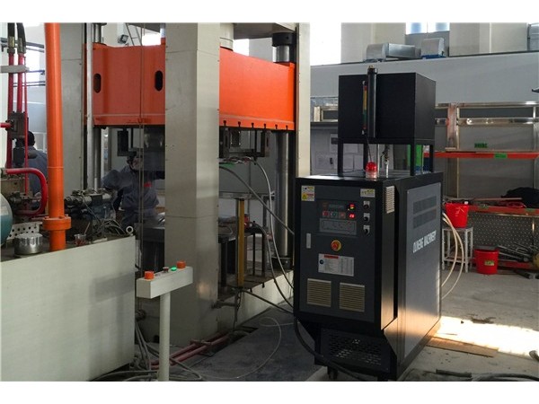 模压制品有流痕温度不均匀怎么办？「黄瓜视频APP下载入口机械」油温机帮您解决