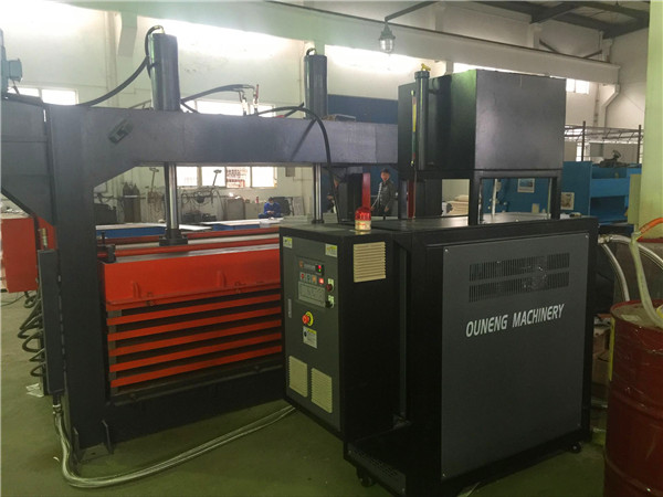 覆铜板热压机加热用哪种设备好？黄瓜视频APP下载入口机械推荐高温黄瓜视频污污下载