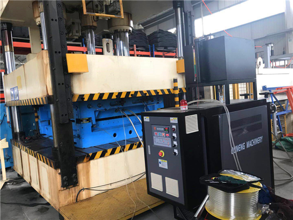 内饰件热压成型黄瓜视频污污下载